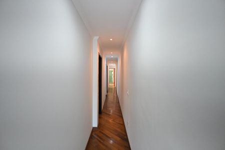 Corredor de casa à venda com 5 quartos, 242m² em Jardim Irapua, Taboão da Serra