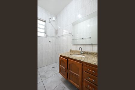 Casa à venda com 242m², 5 quartos e 2 vagasBanheiro 2