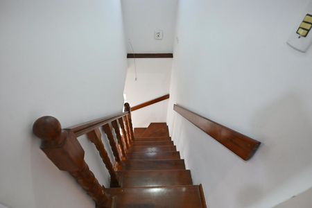 Escada de casa à venda com 5 quartos, 242m² em Jardim Irapua, Taboão da Serra