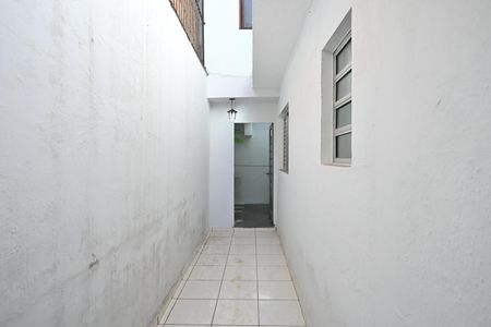 Casa à venda com 242m², 5 quartos e 2 vagasCorredor Externo