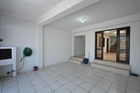 Garagem de casa à venda com 5 quartos, 242m² em Jardim Irapua, Taboão da Serra