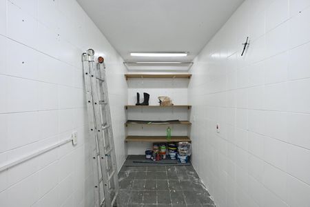 Área de Serviço de casa à venda com 5 quartos, 242m² em Jardim Irapua, Taboão da Serra