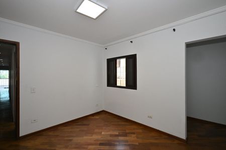 Casa à venda com 242m², 5 quartos e 2 vagasSuíte