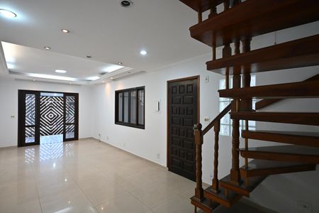 Sala de casa à venda com 5 quartos, 242m² em Jardim Irapua, Taboão da Serra