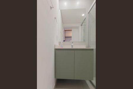 Banheiro de kitnet/studio para alugar com 1 quarto, 25m² em Vila Dom Pedro I, São Paulo