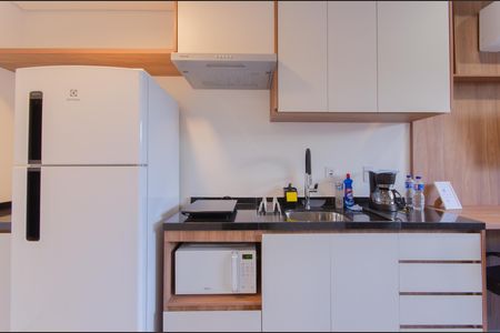 Cozinha de kitnet/studio para alugar com 1 quarto, 25m² em Vila Dom Pedro I, São Paulo