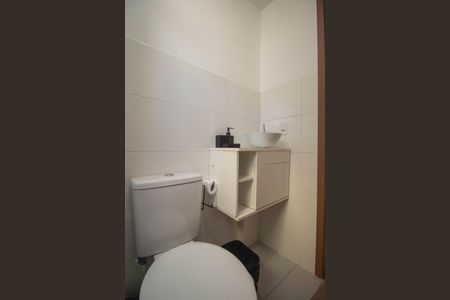 Banheiro de apartamento para alugar com 2 quartos, 42m² em Barro Vermelho, São Gonçalo