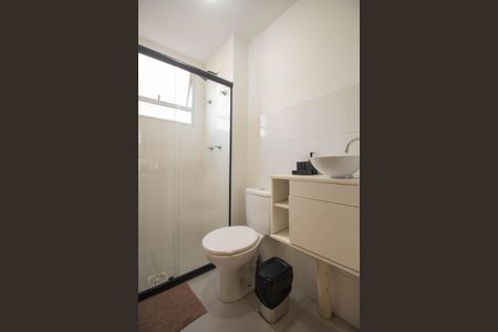 Banheiro de apartamento para alugar com 2 quartos, 42m² em Barro Vermelho, São Gonçalo