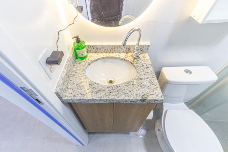 Banheiro de apartamento para alugar com 2 quartos, 40m² em Vila Canero, São Paulo