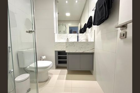 Studio para alugar com 47m², 1 quarto e 1 vaga Studio para alugar com 47m², 1 quarto e 1 vagaBanheiro