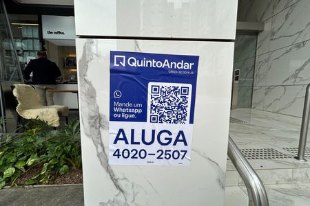 Studio para alugar com 47m², 1 quarto e 1 vaga Studio para alugar com 47m², 1 quarto e 1 vagaPlaca