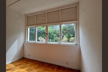 Apartamento para alugar com 160m², 3 quartos e sem vaga Apartamento para alugar com 160m², 3 quartos e sem vagaSala