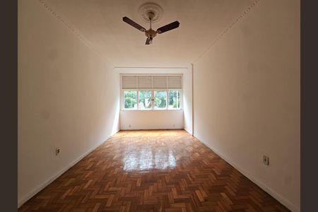 Apartamento para alugar com 160m², 3 quartos e sem vaga Apartamento para alugar com 160m², 3 quartos e sem vagaSala