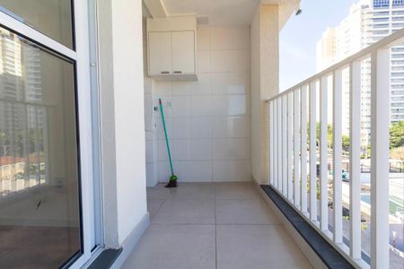 Apartamento para alugar com 39m², 2 quartos e 1 vaga Apartamento para alugar com 39m², 2 quartos e 1 vagaVaranda e Área de Serviço