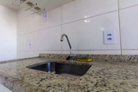 Cozinha de apartamento para alugar com 2 quartos, 39m² em Vila Carrão, São Paulo