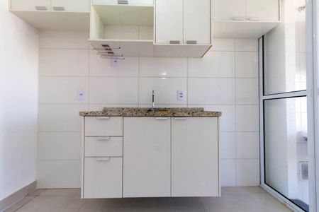 Cozinha de apartamento para alugar com 2 quartos, 39m² em Vila Carrão, São Paulo