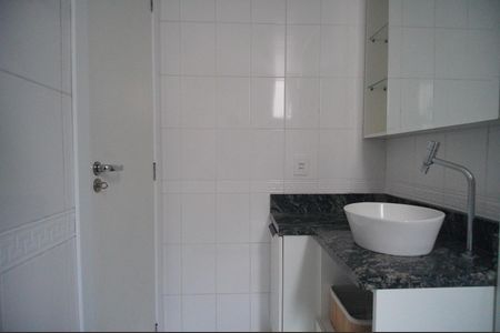 Banheiro de apartamento à venda com 2 quartos, 70m² em São José, São Leopoldo