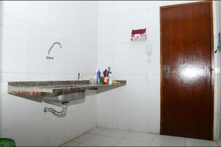 Cozinha de apartamento à venda com 2 quartos, 57m² em Palmares, Belo Horizonte