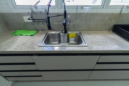 Apartamento para alugar com 157m², 3 quartos e 2 vagas Apartamento para alugar com 157m², 3 quartos e 2 vagasCozinha