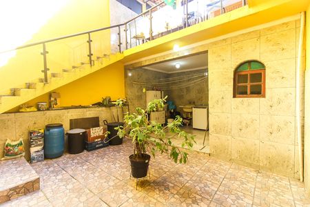 Casa à venda com 300m², 2 quartos e 4 vagasQuintal
