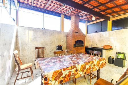 Casa à venda com 300m², 2 quartos e 4 vagasÁrea Gourmet