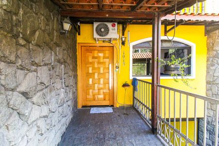 Entrada de casa à venda com 2 quartos, 300m² em Jardim Helian, São Paulo