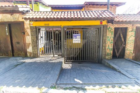 Casa à venda com 300m², 2 quartos e 4 vagasFachada + Placa