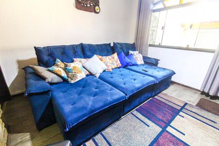Casa à venda com 300m², 2 quartos e 4 vagasSala