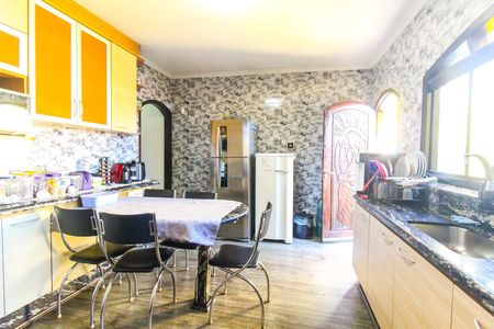 Casa à venda com 300m², 2 quartos e 4 vagasCozinha