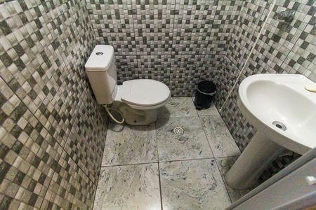 Casa à venda com 300m², 2 quartos e 4 vagasBanheiro de Serviço