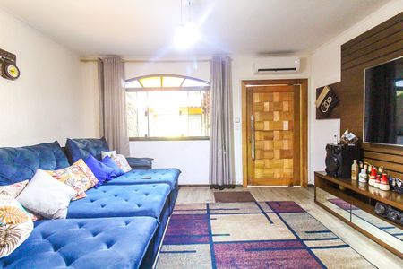 Casa à venda com 300m², 2 quartos e 4 vagasSala