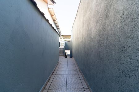 Casa para alugar com 90m², 2 quartos e 1 vagaCorredor Lateral