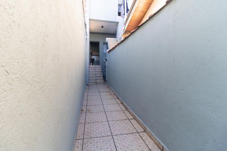 Casa para alugar com 90m², 2 quartos e 1 vagaCorredor Lateral