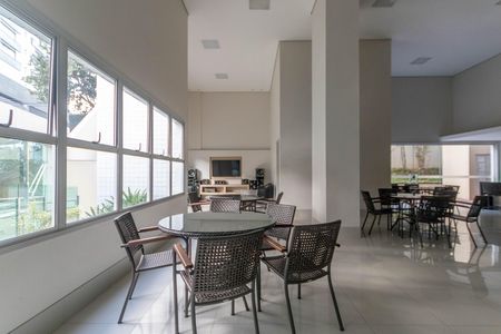 Apartamento à venda com 98m², 3 quartos e 2 vagas Apartamento à venda com 98m², 3 quartos e 2 vagasÁrea comum - Salão de festas