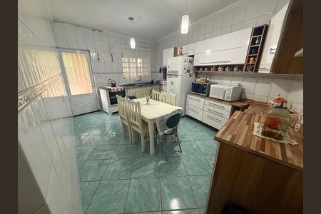 Casa para alugar com 249m², 3 quartos e 2 vagas Casa para alugar com 249m², 3 quartos e 2 vagasCozinha