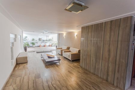 Apartamento à venda com 340m², 6 quartos e 3 vagas Apartamento à venda com 340m², 6 quartos e 3 vagasHall de entrada