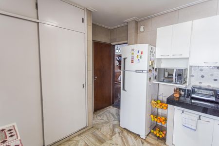 Apartamento à venda com 340m², 6 quartos e 3 vagas Apartamento à venda com 340m², 6 quartos e 3 vagasCozinha