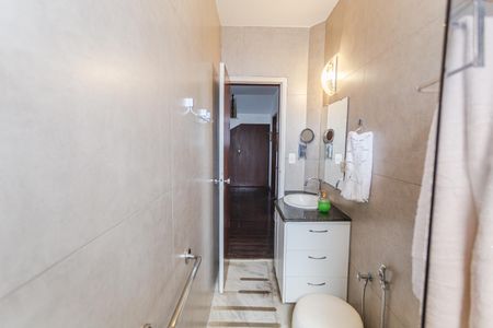 Apartamento à venda com 340m², 6 quartos e 3 vagas Apartamento à venda com 340m², 6 quartos e 3 vagasBanheiro Social 1