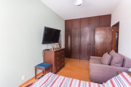 Apartamento à venda com 340m², 6 quartos e 3 vagas Apartamento à venda com 340m², 6 quartos e 3 vagasQuarto 2