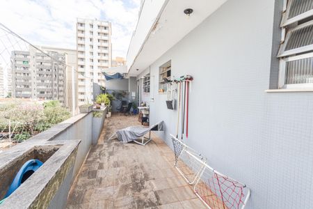 Apartamento à venda com 340m², 6 quartos e 3 vagas Apartamento à venda com 340m², 6 quartos e 3 vagasVaranda do Quarto 5 na Cobertura
