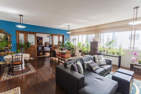 Apartamento à venda com 340m², 6 quartos e 3 vagas Apartamento à venda com 340m², 6 quartos e 3 vagasSala 1
