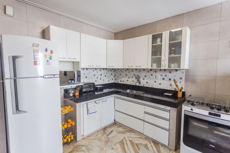 Apartamento à venda com 340m², 6 quartos e 3 vagas Apartamento à venda com 340m², 6 quartos e 3 vagasCozinha