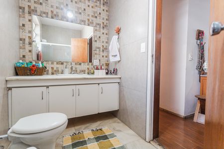 Apartamento à venda com 340m², 6 quartos e 3 vagas Apartamento à venda com 340m², 6 quartos e 3 vagasBanheiro da Suíte na Cobertura