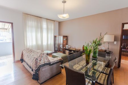 Apartamento à venda com 340m², 6 quartos e 3 vagas Apartamento à venda com 340m², 6 quartos e 3 vagasSala 2 na Cobertura