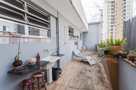 Apartamento à venda com 340m², 6 quartos e 3 vagas Apartamento à venda com 340m², 6 quartos e 3 vagasVaranda do Quarto 5 na Cobertura