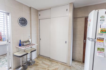 Apartamento à venda com 340m², 6 quartos e 3 vagas Apartamento à venda com 340m², 6 quartos e 3 vagasCozinha