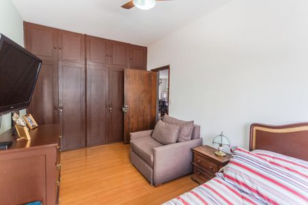 Apartamento à venda com 340m², 6 quartos e 3 vagas Apartamento à venda com 340m², 6 quartos e 3 vagasQuarto 2