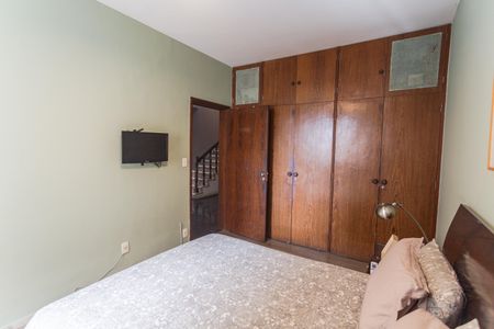 Apartamento à venda com 340m², 6 quartos e 3 vagas Apartamento à venda com 340m², 6 quartos e 3 vagasQuarto 1