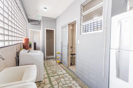 Apartamento à venda com 340m², 6 quartos e 3 vagas Apartamento à venda com 340m², 6 quartos e 3 vagasÁrea de Serviço