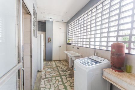 Apartamento à venda com 340m², 6 quartos e 3 vagas Apartamento à venda com 340m², 6 quartos e 3 vagasÁrea de Serviço